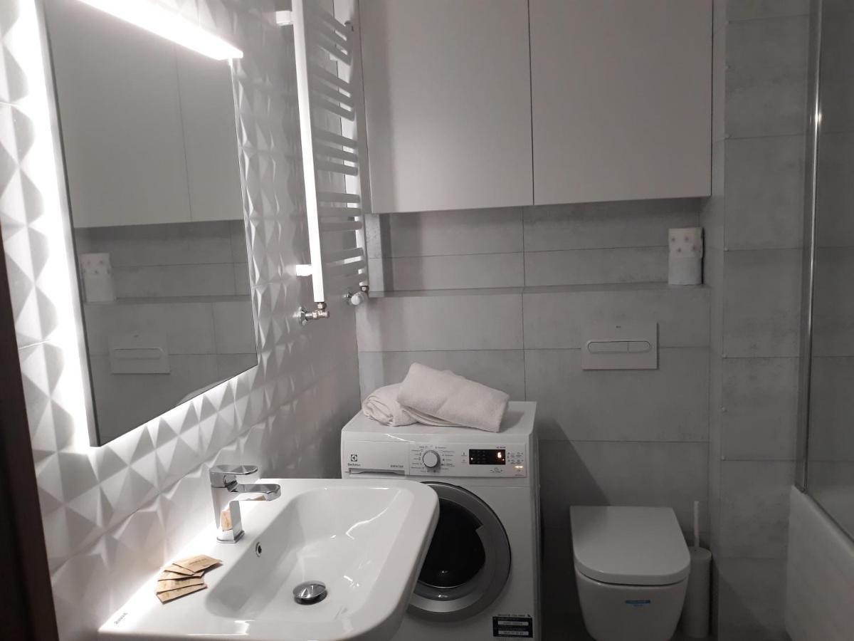 Mg Apartments Gieldowa Варшава Екстер'єр фото